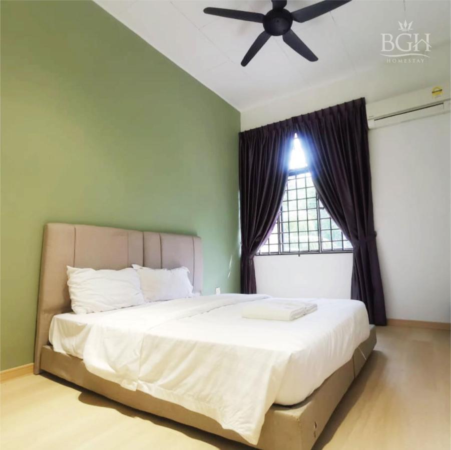 Crown Homestay Gerisek Exterior foto